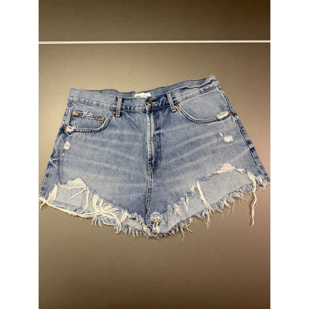 Zara High Waisted Distressed Denim Shorts Light Wash Blue Size 14 Frayed Hem